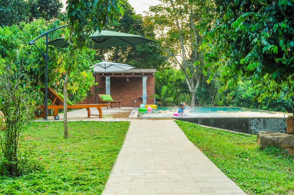 Garcinia Leaf Hotel Hikkaduwa Ngoại thất bức ảnh
